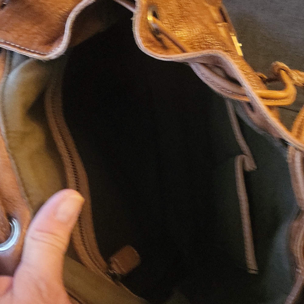 Gorgeous Leather Backpack - Picture 6 of 7